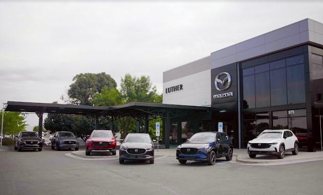 Dealership gallery photo 1